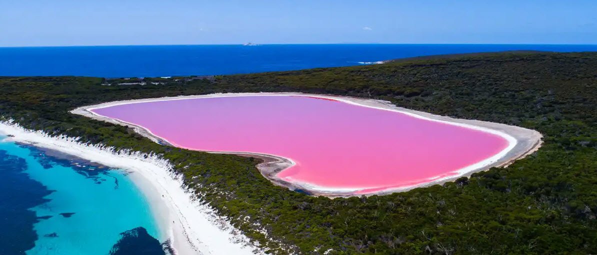 Lac Rose (Lake Retba), Northeast of Dakar, Senegal